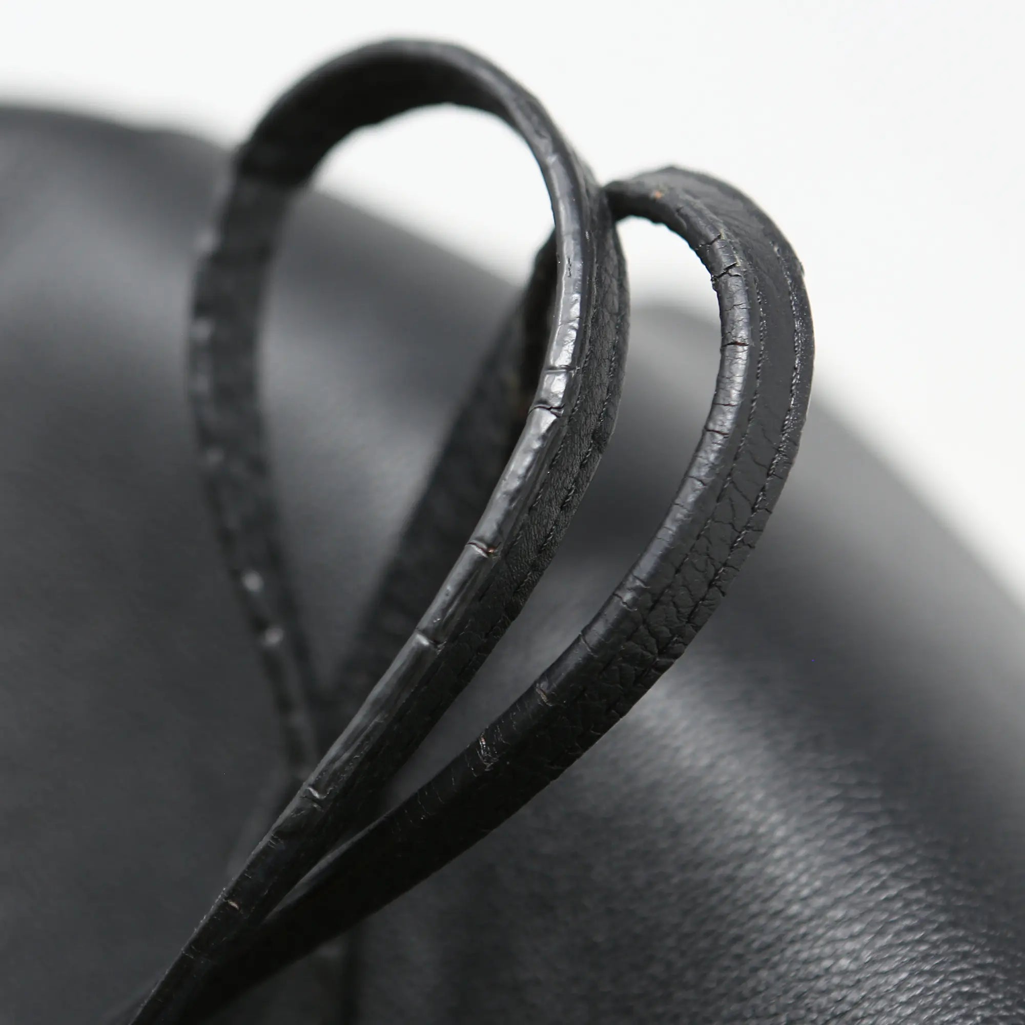 Borsa a spalla Louis Vuitton Lockme pelle nera