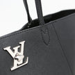 Borsa a spalla Louis Vuitton Lockme pelle nera