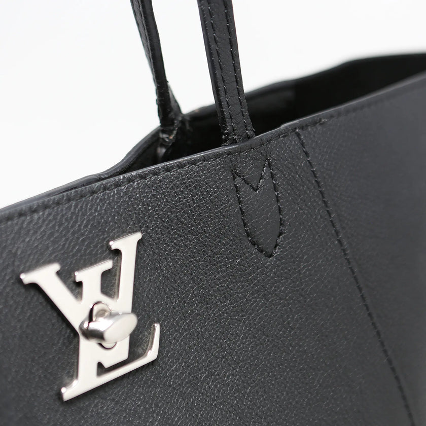 Borsa a spalla Louis Vuitton Lockme pelle nera