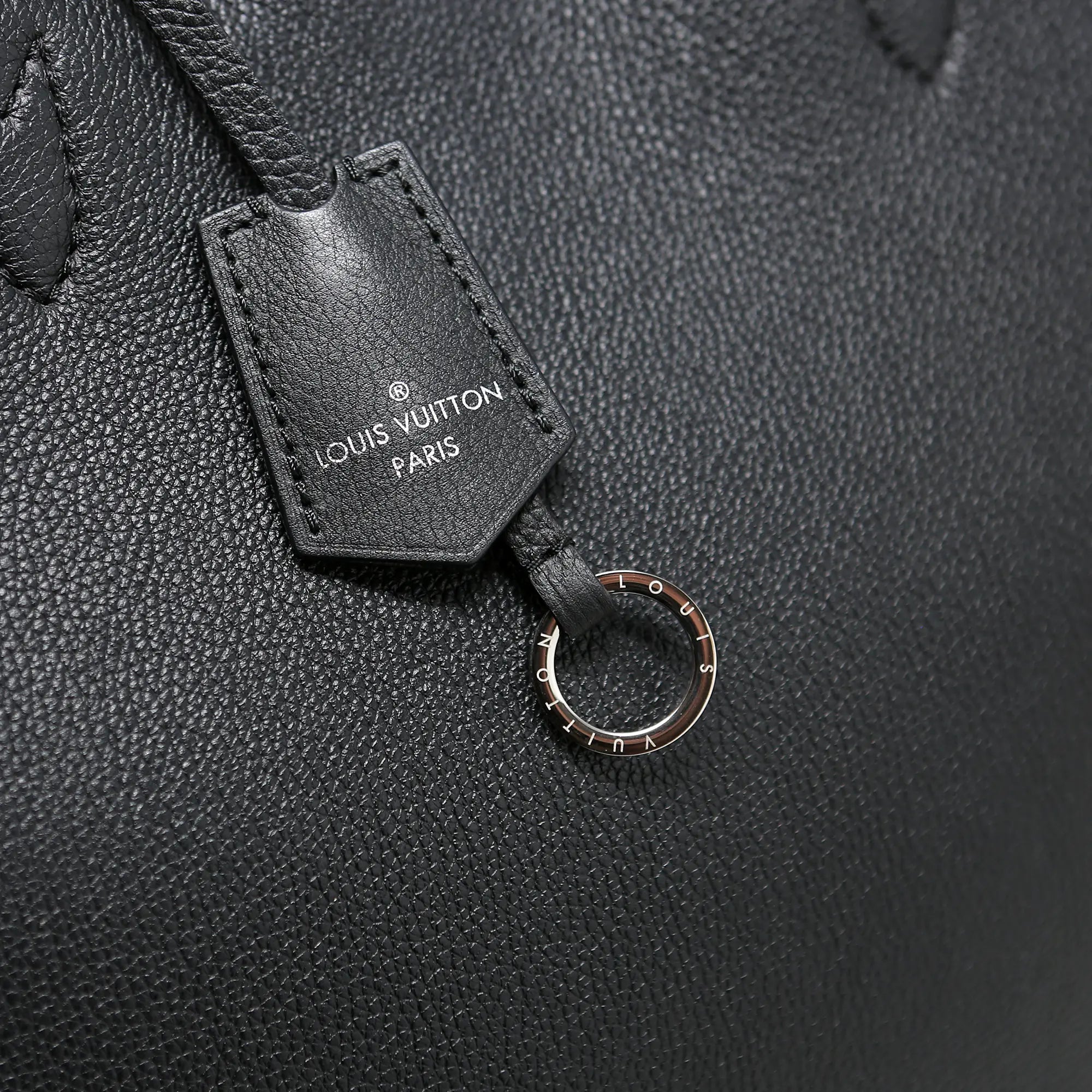 Borsa a spalla Louis Vuitton Lockme pelle nera