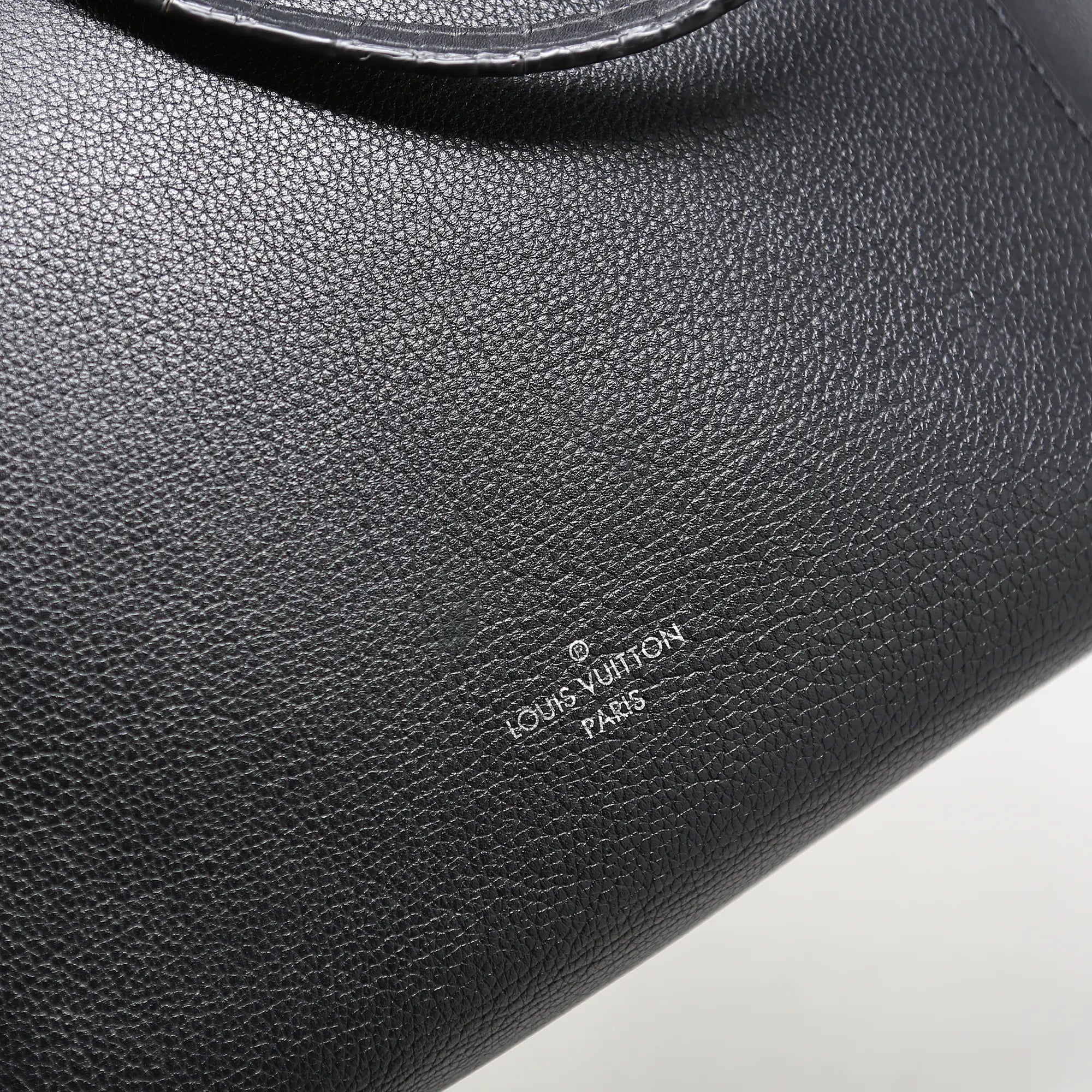 Borsa a spalla Louis Vuitton Lockme pelle nera