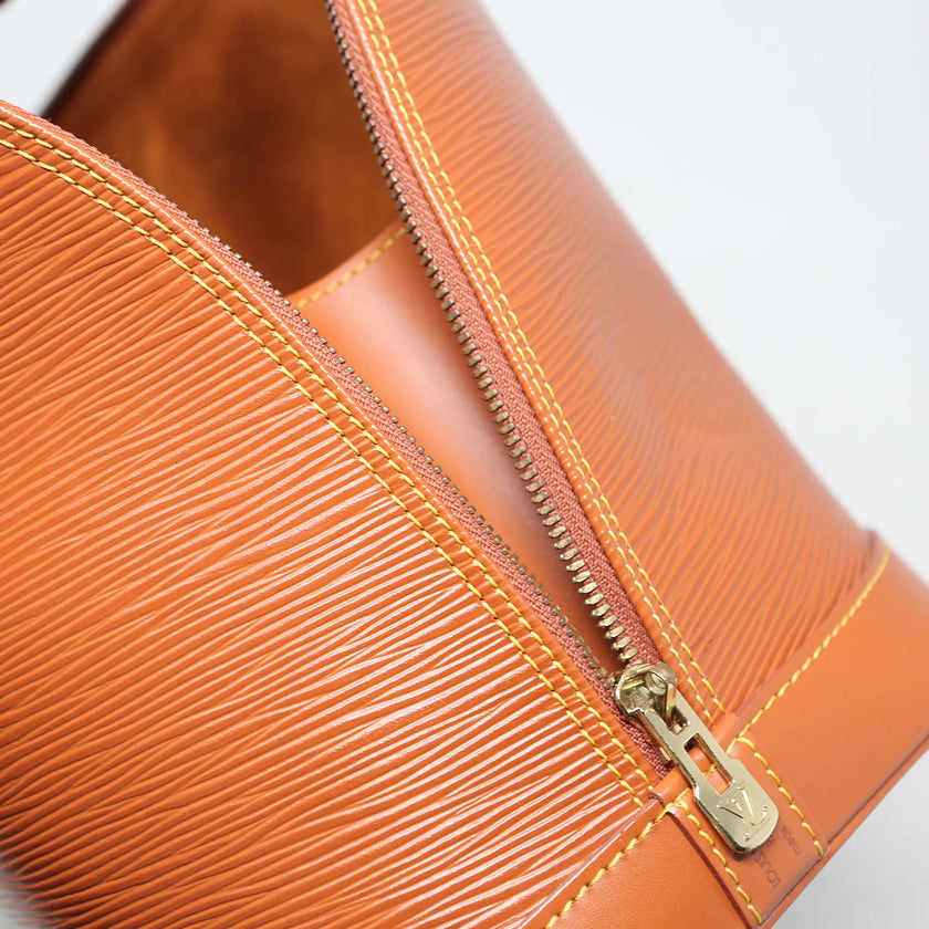 Borsa a mano Louis Vuitton Alma pelle EPI cognac
