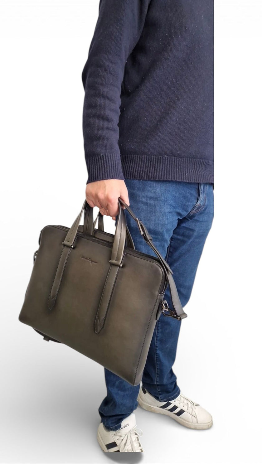 Salvatore Ferragamo Laptoptasche aus schwarzem geräuchertem Leder
