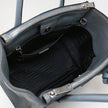 Prada Handtasche aus grauem und blauem Leder