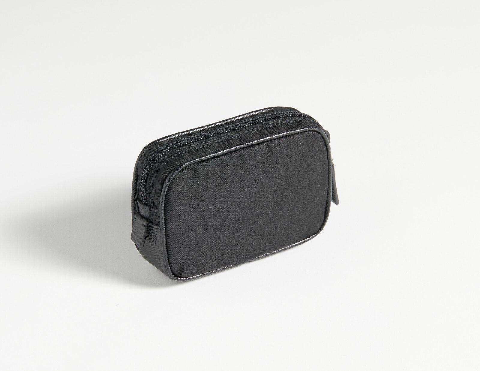Pochette Prada in Re-Nylon nero