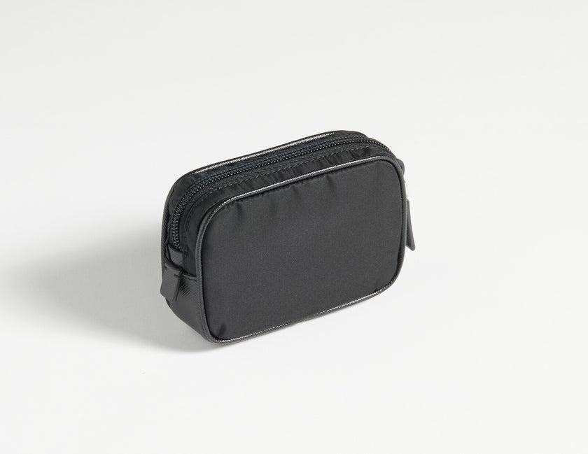 Pochette Prada in Re-Nylon nero