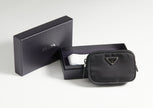 Pochette Prada in Re-Nylon nero