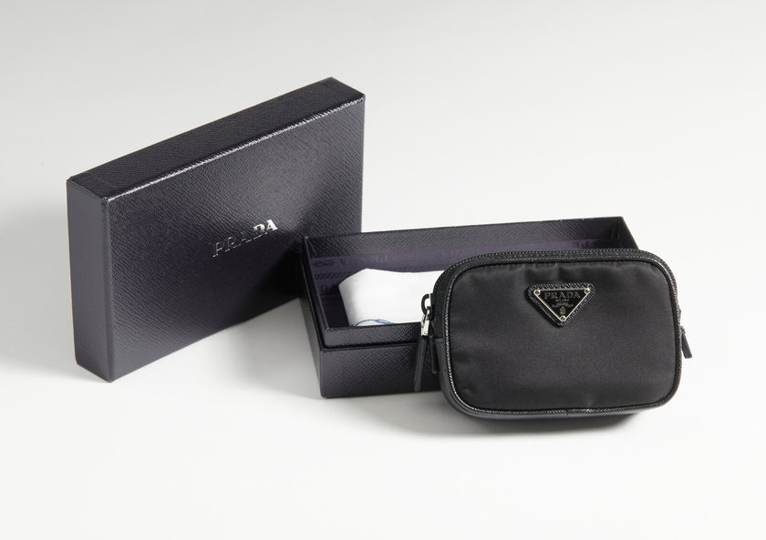 Pochette Prada in Re-Nylon nero