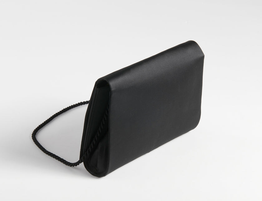 schwarze Satin-Clutch von Christian Dior