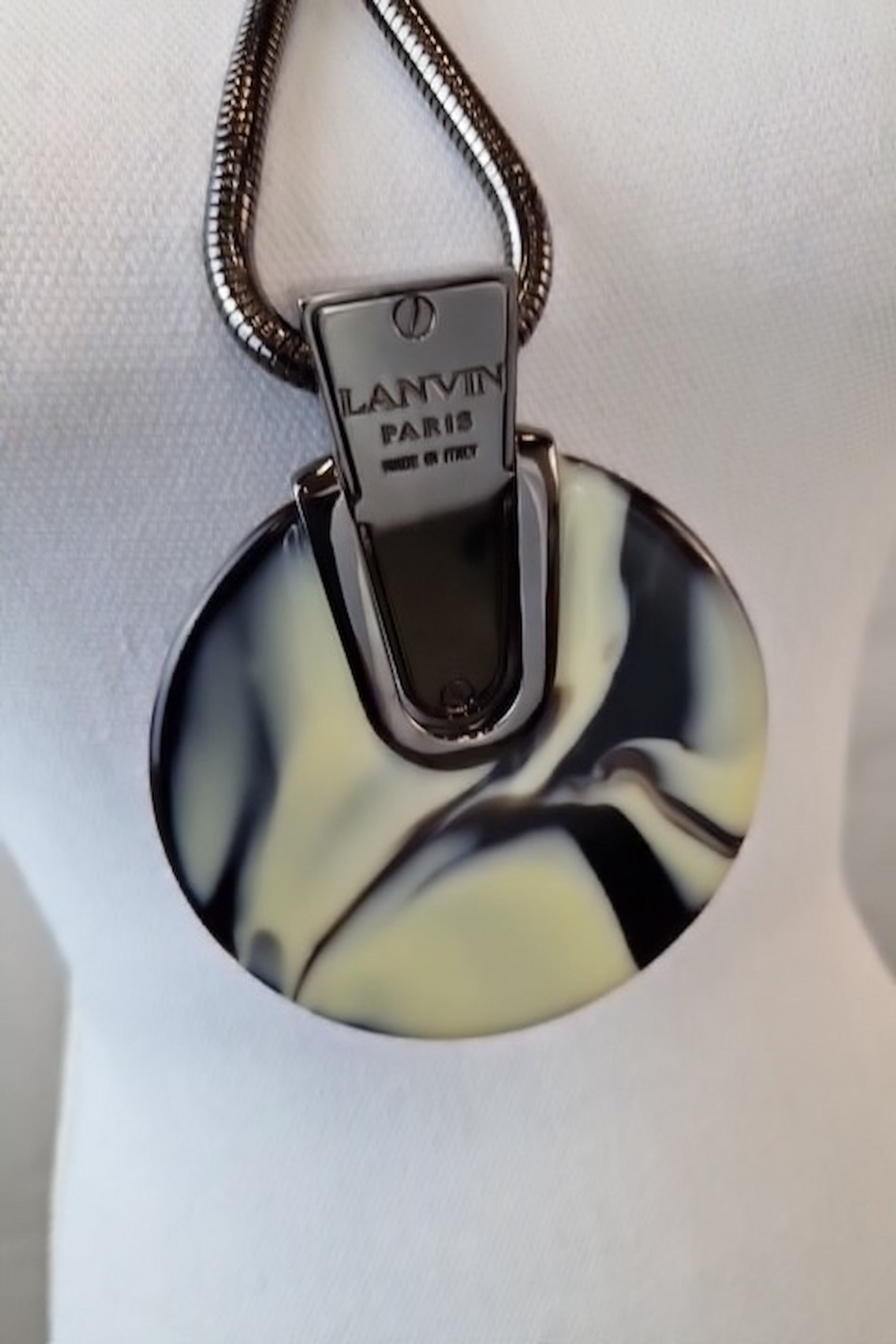 Medaglione Lanvin color argento