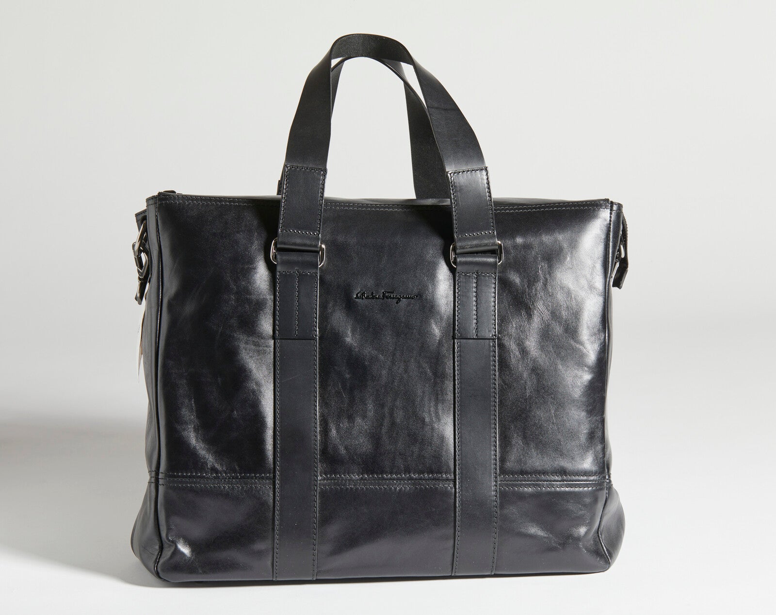 Borsone a tracolla Salvatore Ferragamo nero in pelle