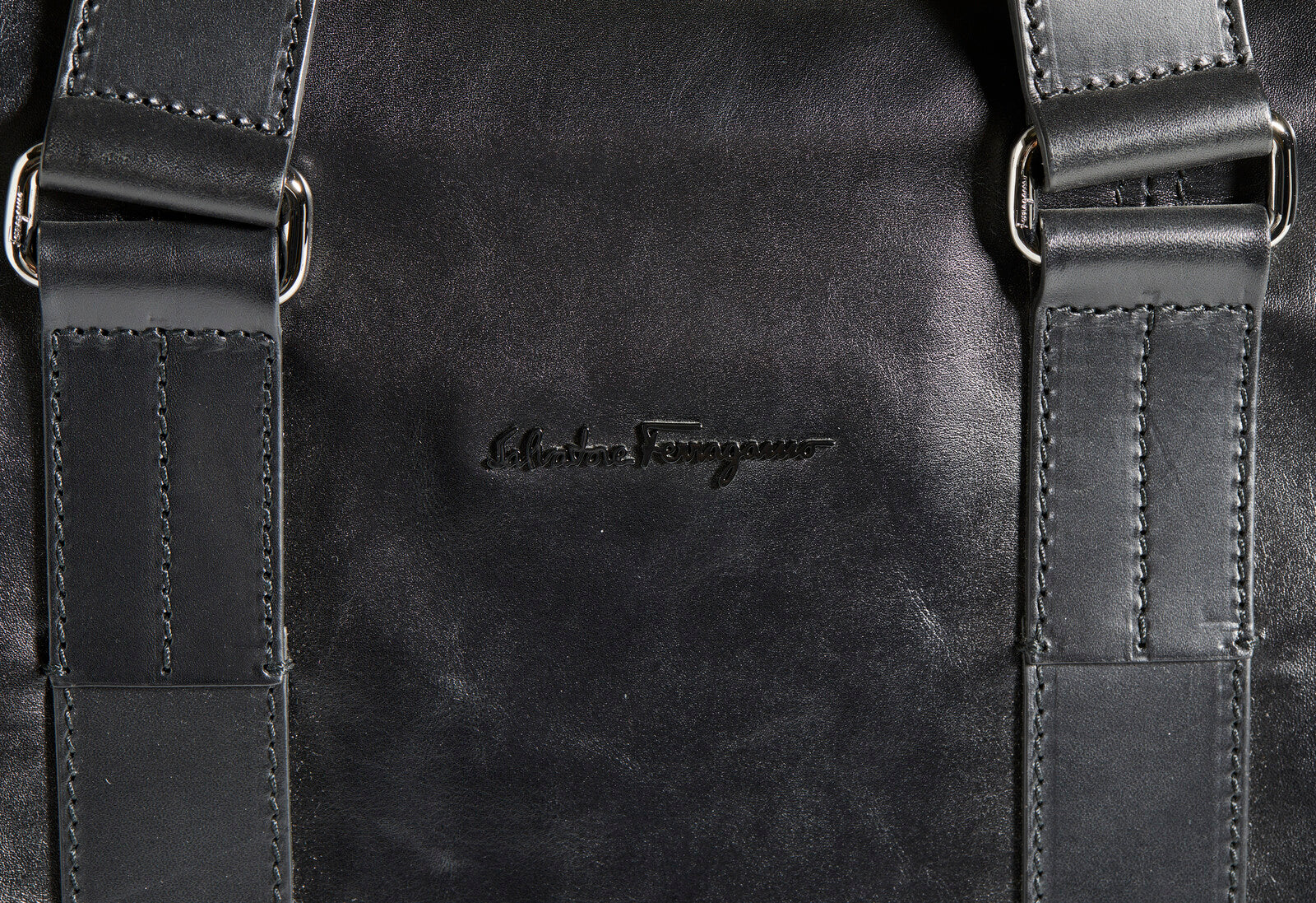 Borsone a tracolla Salvatore Ferragamo nero in pelle