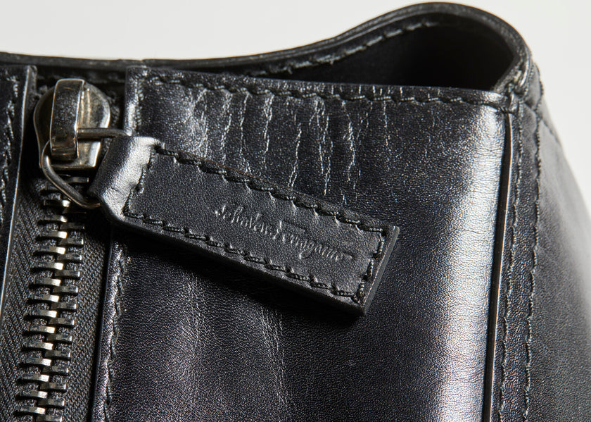 Borsone a tracolla Salvatore Ferragamo nero in pelle