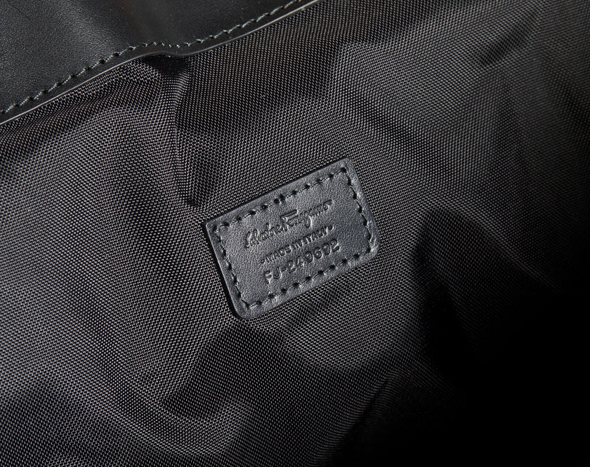 Borsone a tracolla Salvatore Ferragamo nero in pelle