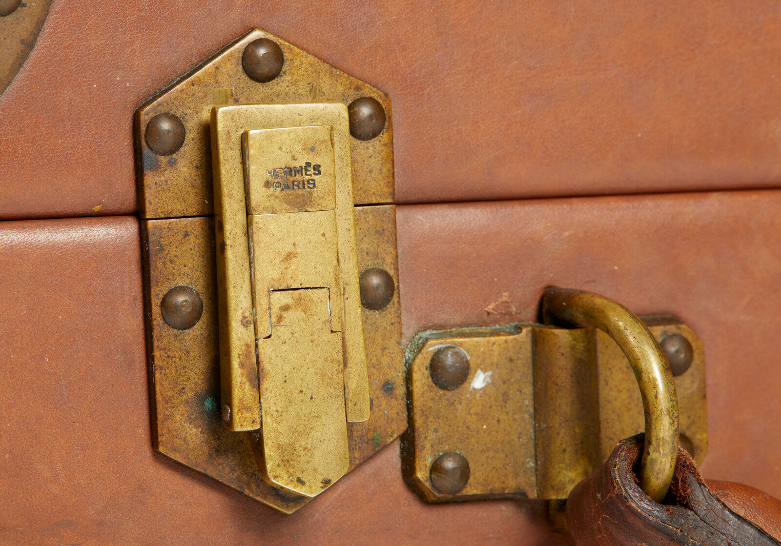 Hermès Little trunk   in  metallo