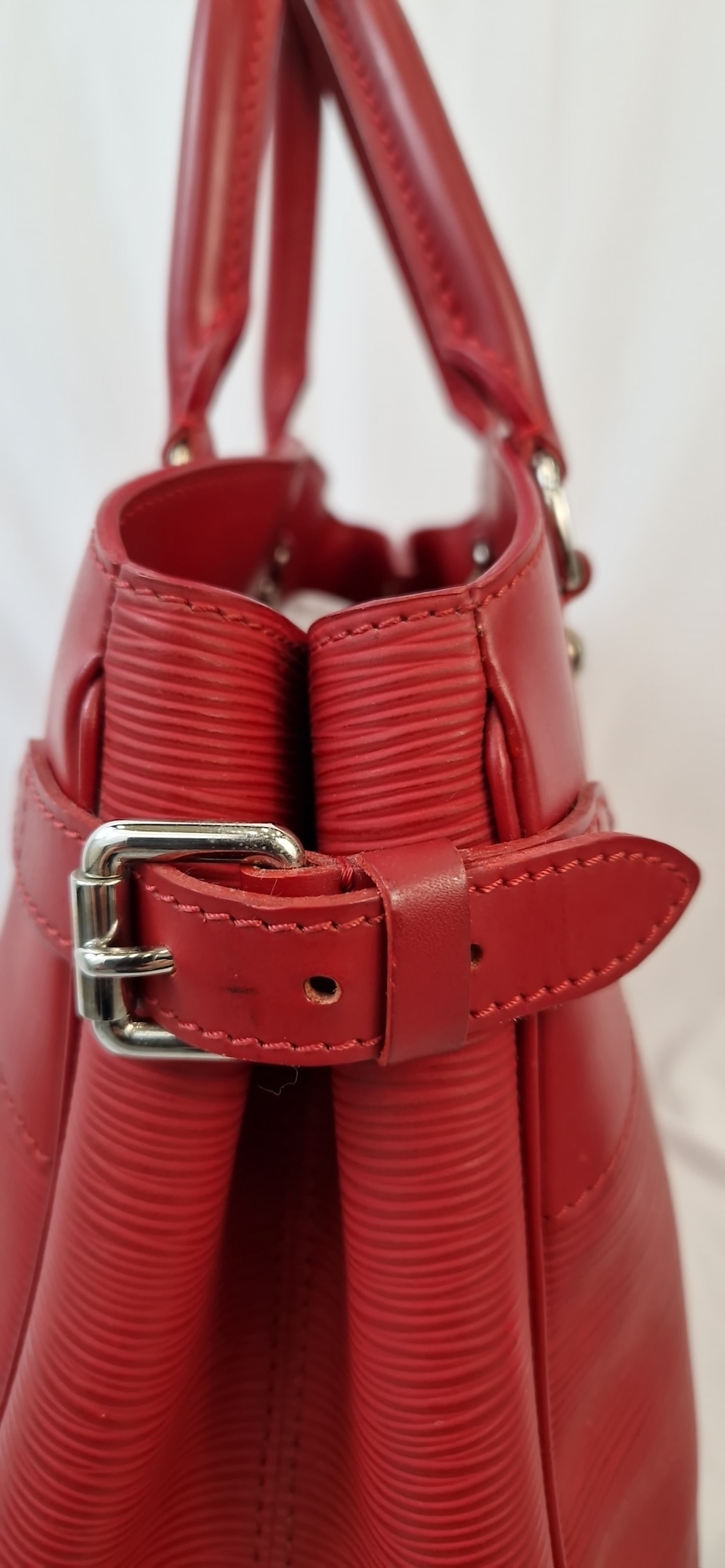Louis Vuitton Passy PM Handbag in Red Epi Leather