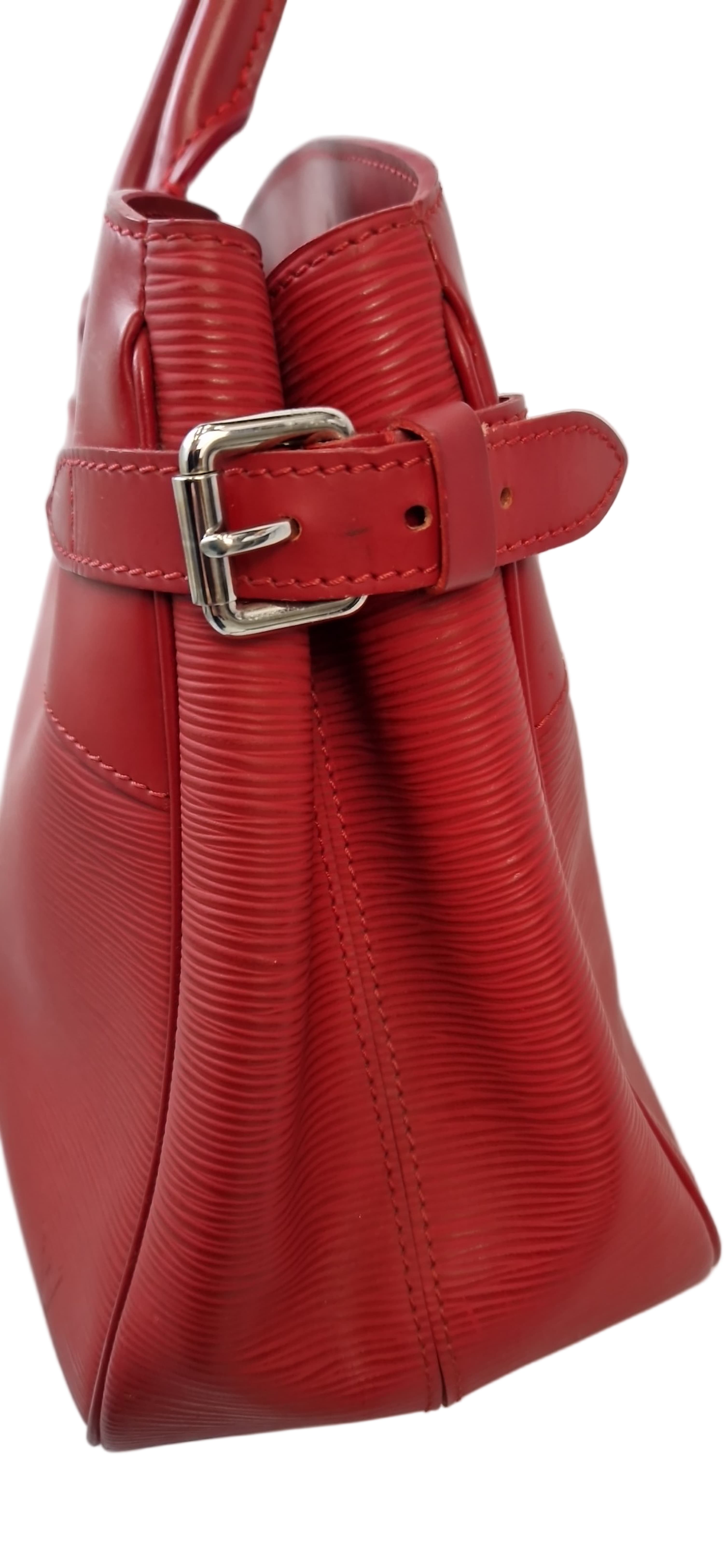 Louis Vuitton Passy PM Handbag in Red Epi Leather
