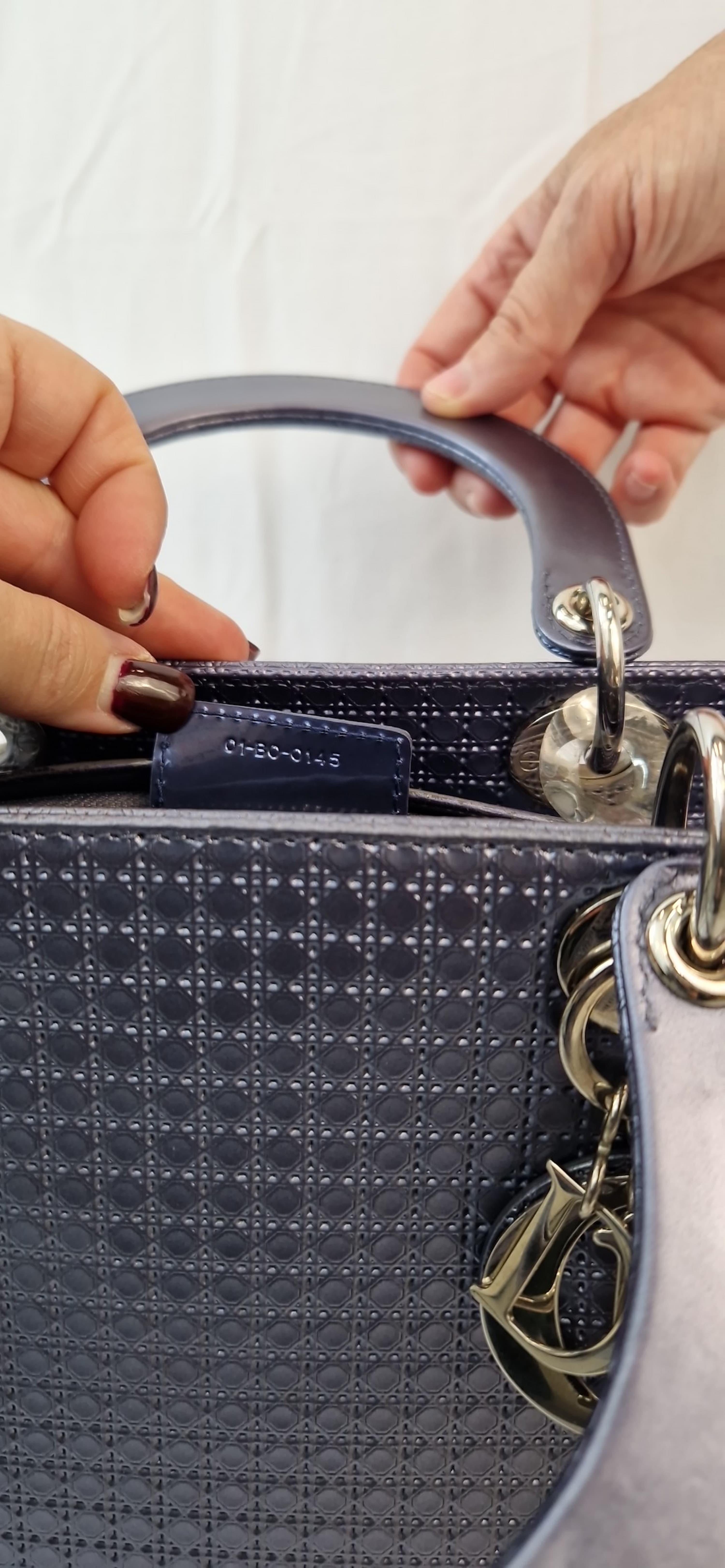 Borsa a mano Christian Dior, modello Lady Dior edizione limitata, grigio metallizzato