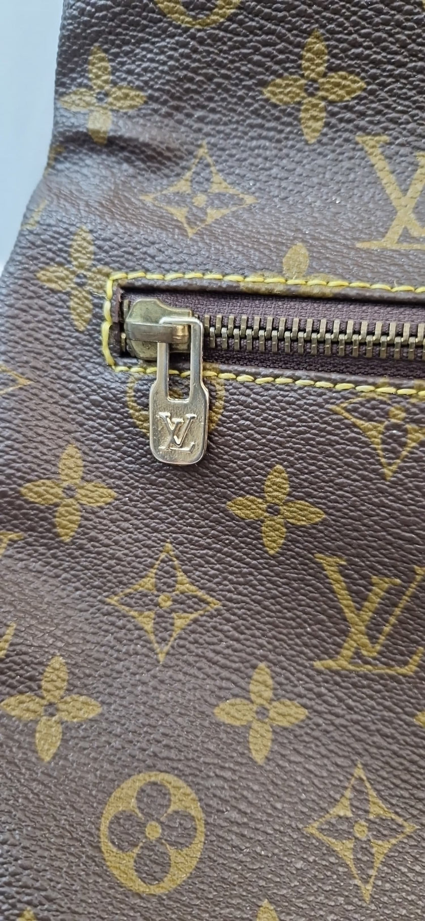 Pochette Louis Vuitton Pliant monogram