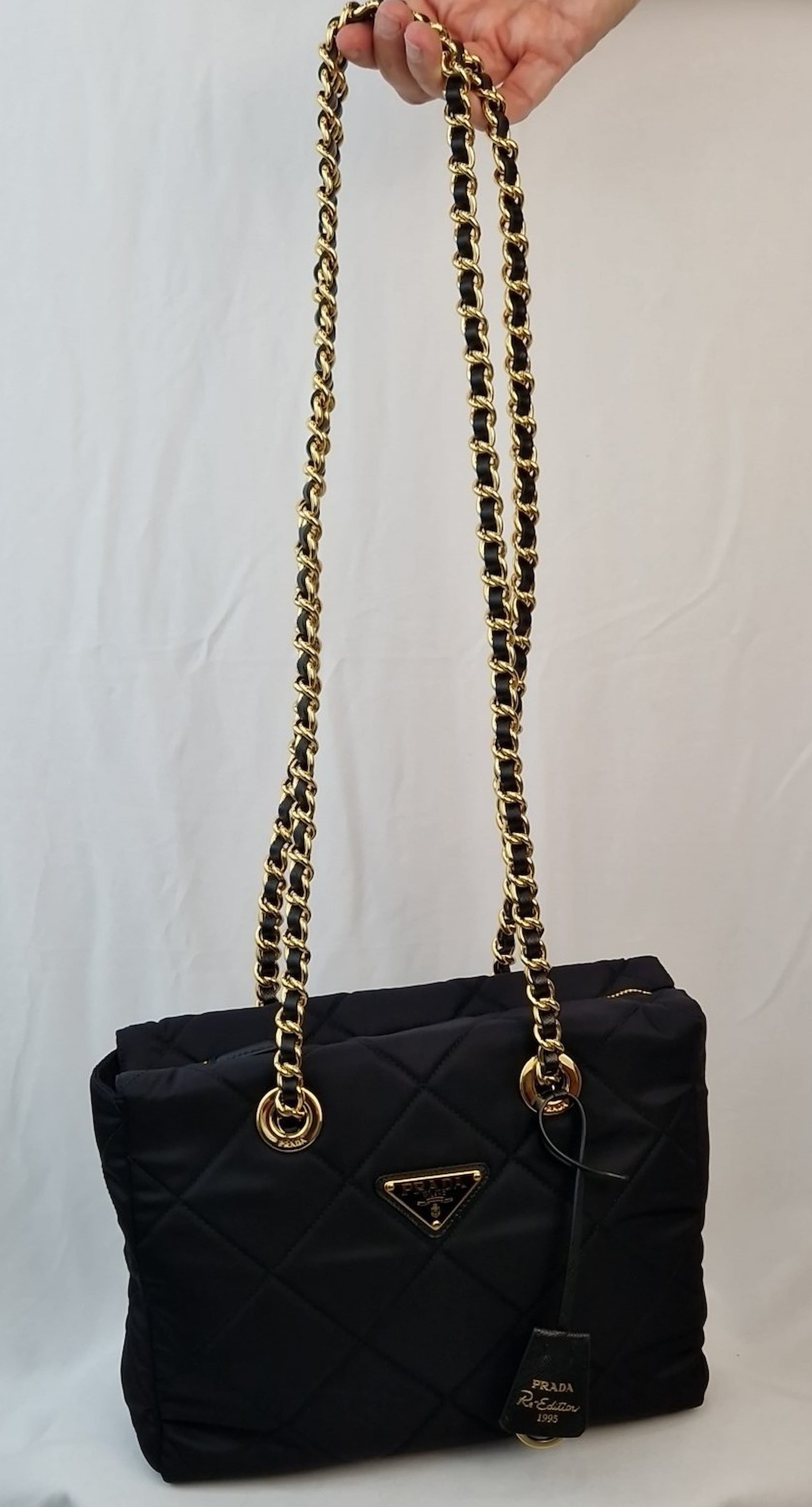 Borsa a tracolla Prada nylon nera