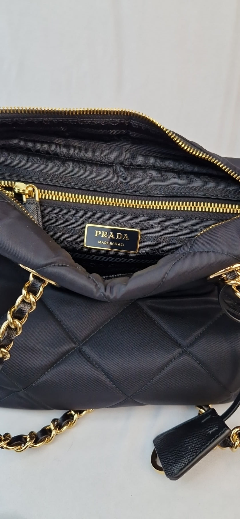 Borsa a tracolla Prada nylon nera