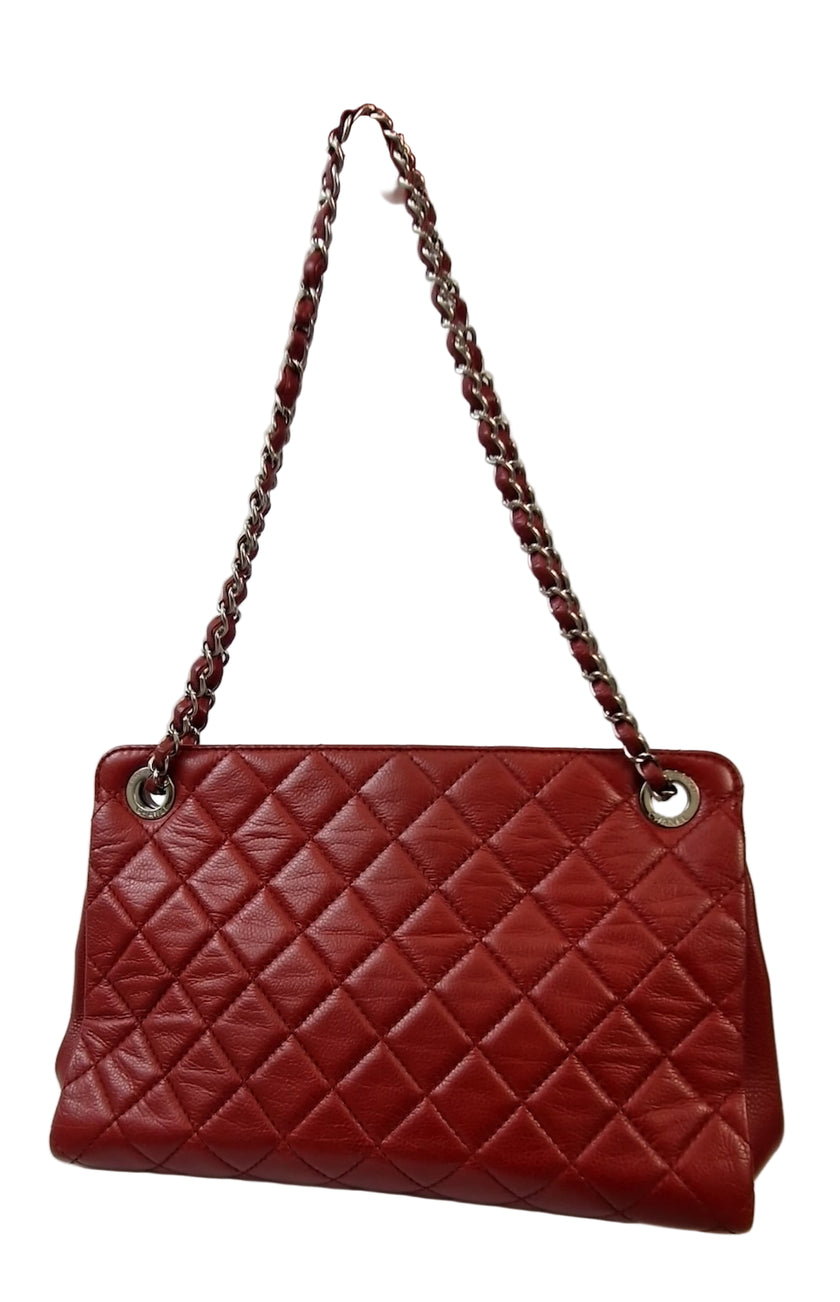 Borsa a mano Chanel Wallet Tote Caviar pelle rossa trapuntata