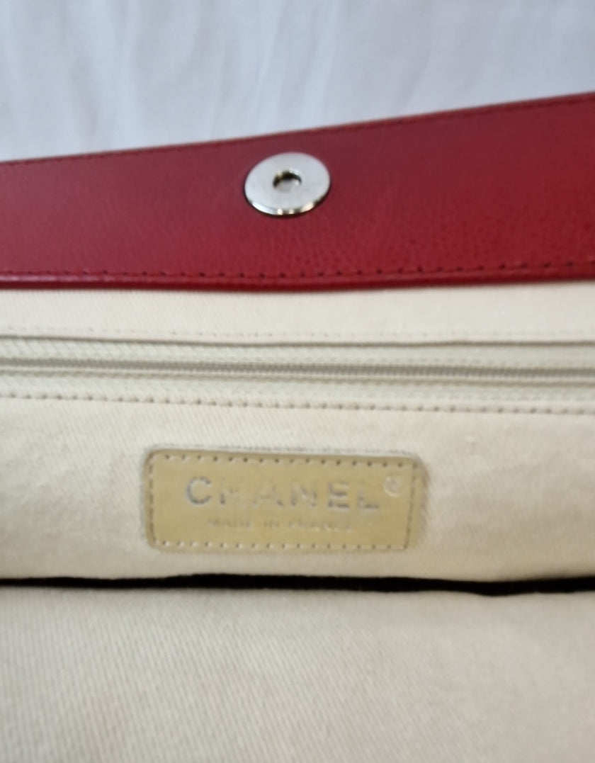 Borsa a mano Chanel Wallet Tote Caviar pelle rossa trapuntata