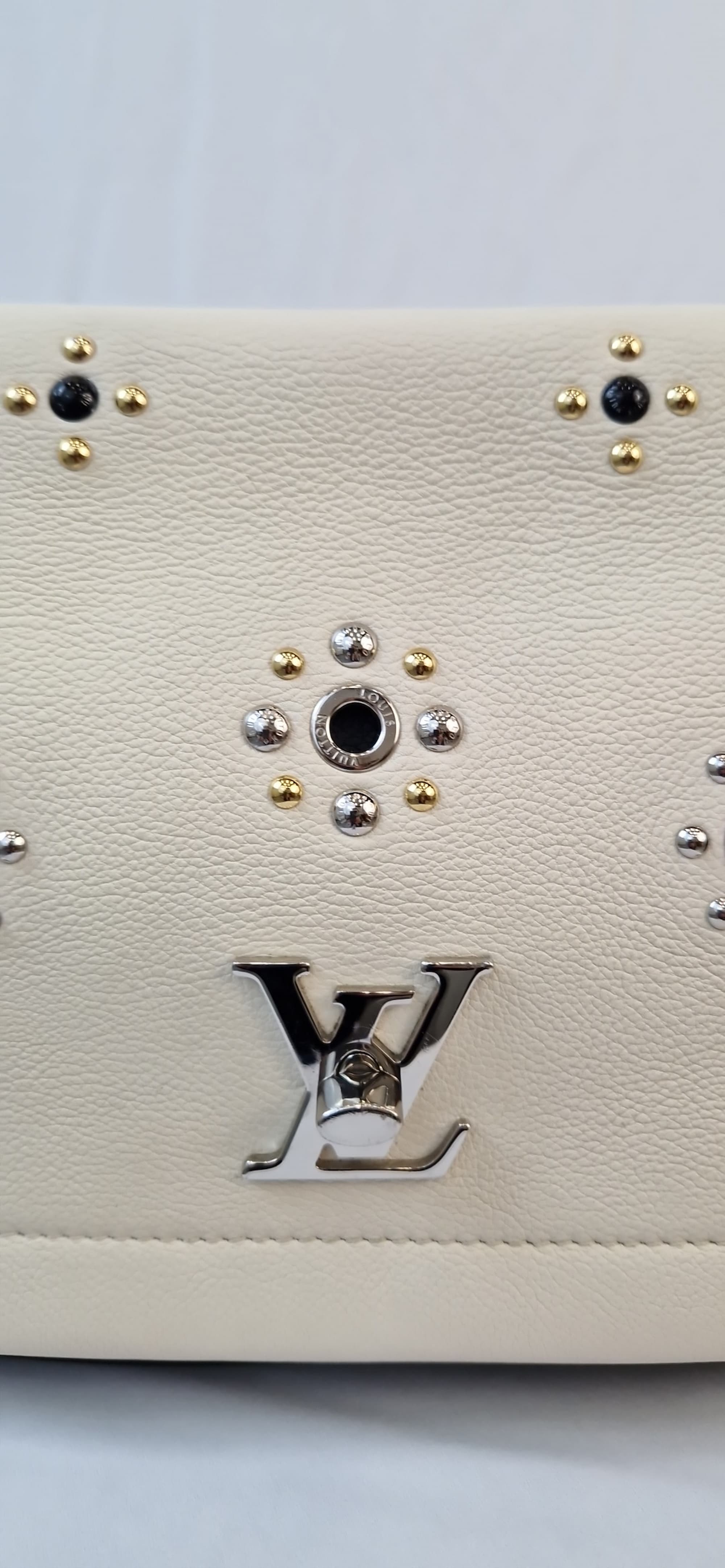 Borsa a mano Louis Vuitton Lockme avorio