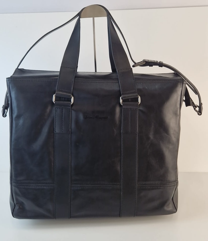 Salvatore Ferragamo black leather shoulder bag