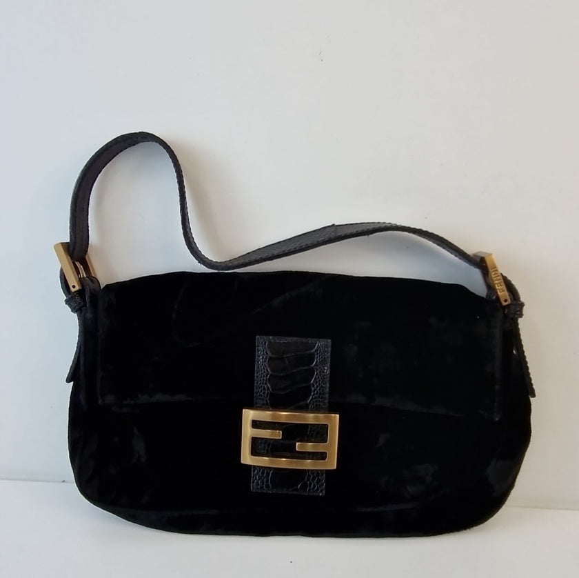 Fendi Schwarze Samt-Baguette-Schultertasche