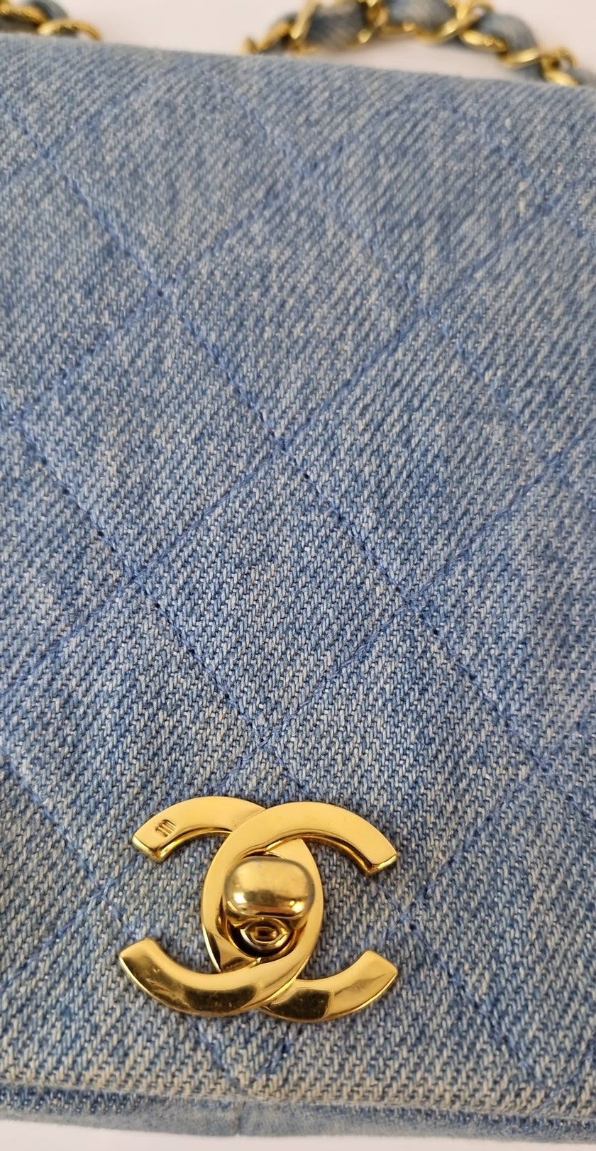 Chanel „Quilted Full Flap“ Denim-Schultertasche