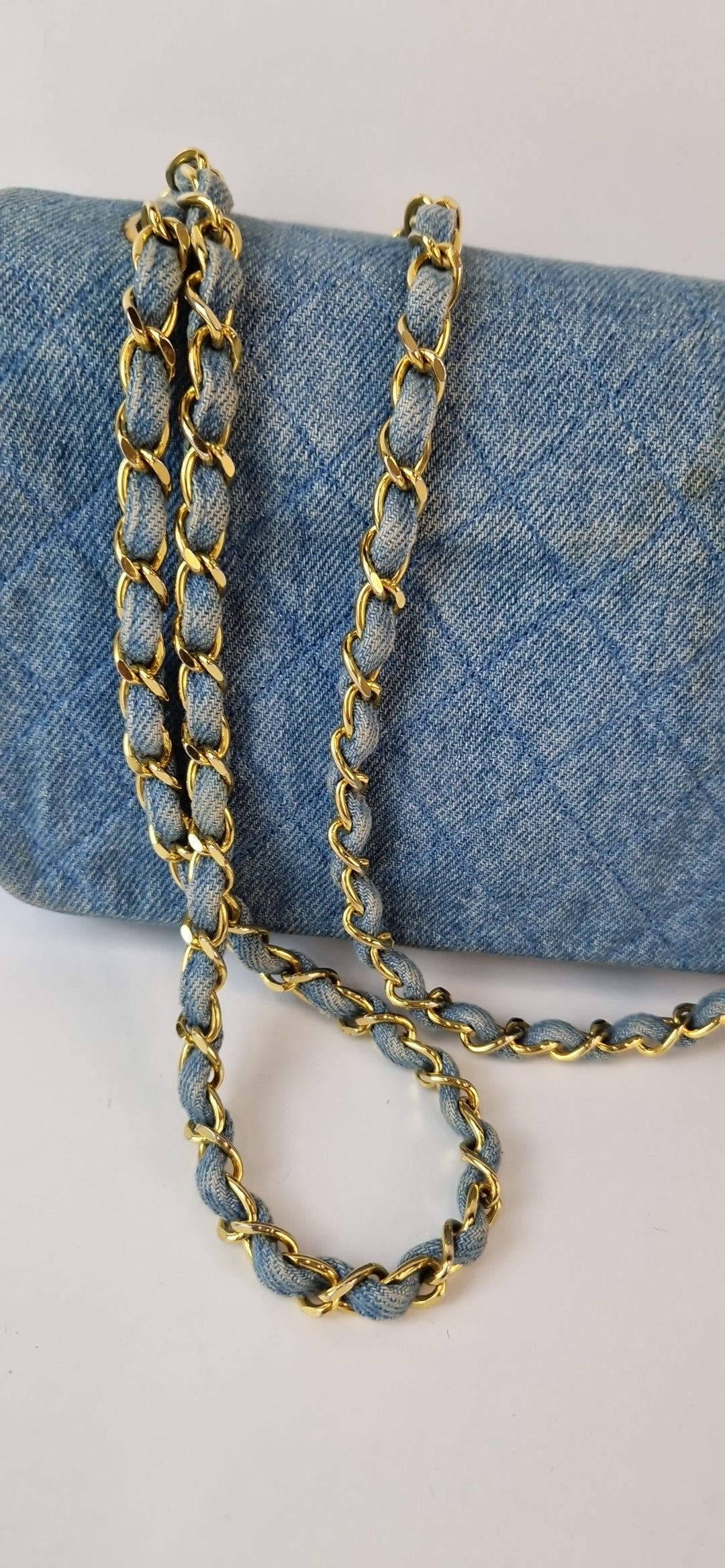 Chanel „Quilted Full Flap“ Denim-Schultertasche