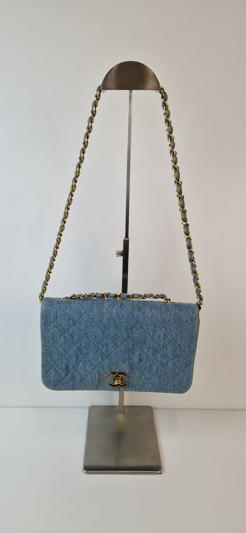 Chanel „Quilted Full Flap“ Denim-Schultertasche