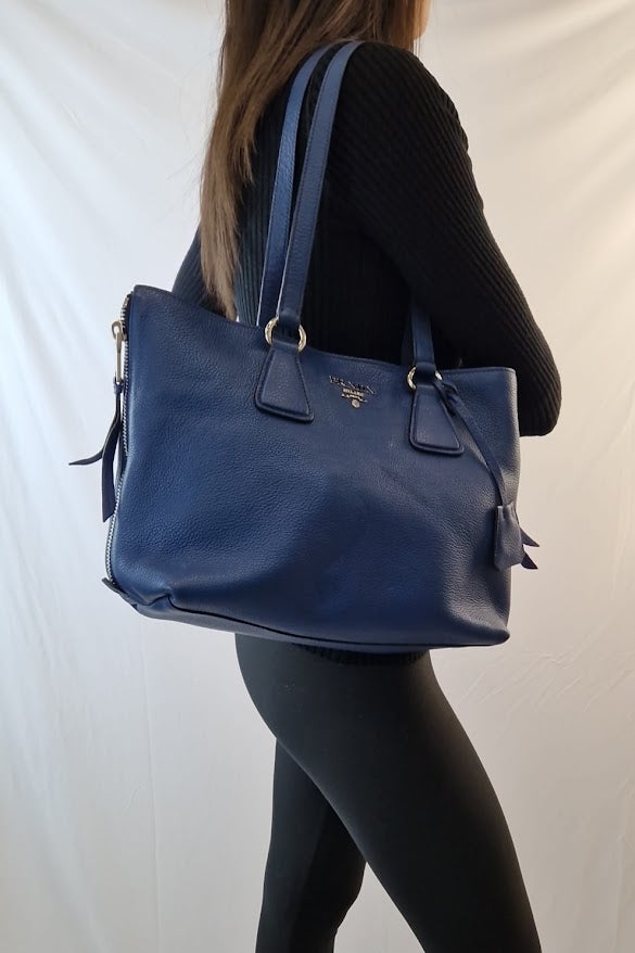 Borsa a spalla Prada vitello  Phenix in pelle blu