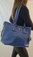 Borsa a spalla Prada vitello  Phenix in pelle blu