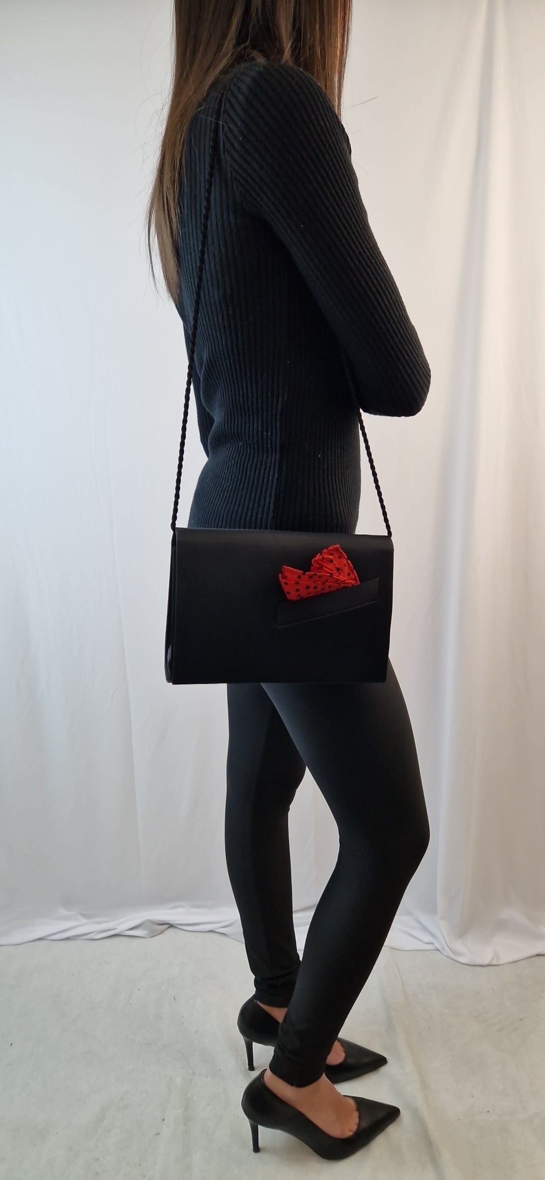 schwarze Satin-Clutch von Christian Dior