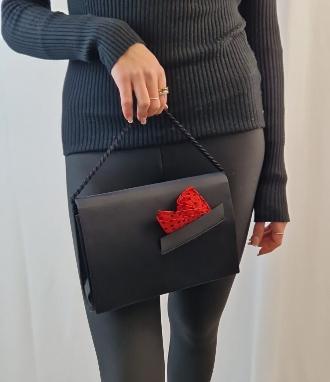 schwarze Satin-Clutch von Christian Dior