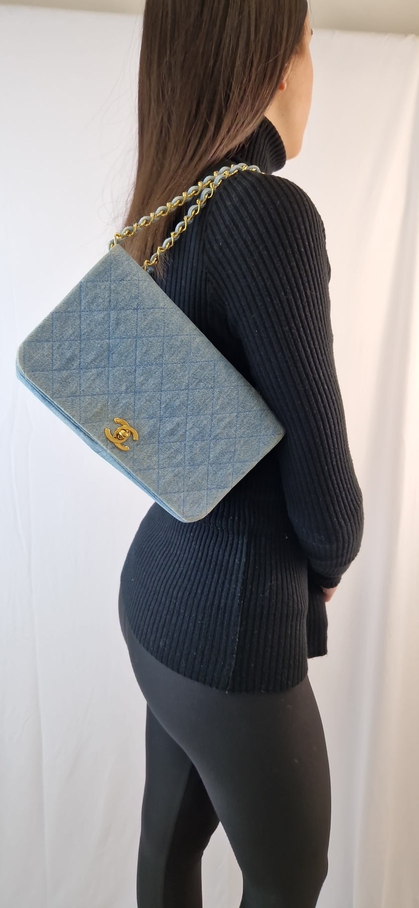 Chanel „Quilted Full Flap“ Denim-Schultertasche