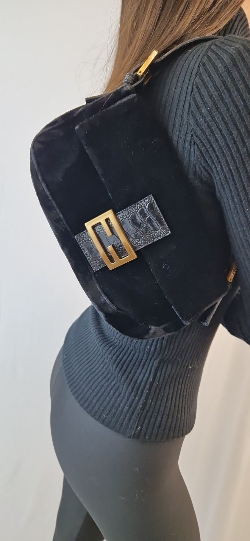 Fendi Schwarze Samt-Baguette-Schultertasche