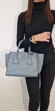 Prada Handtasche aus grauem und blauem Leder